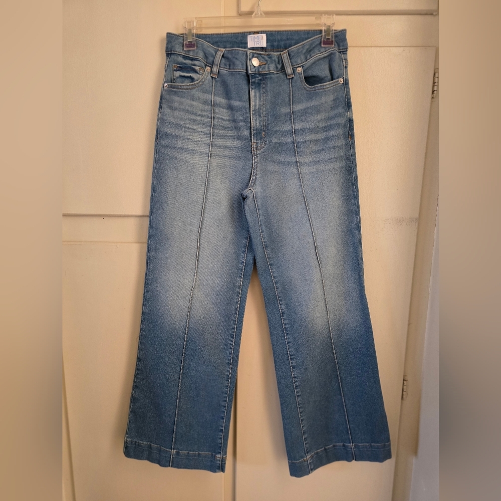 Chic, Classic Blue Wide-Leg Women Jeans.